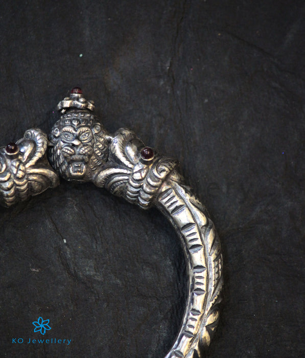 The Vyuha Antique Silver Kada(Oxidised)