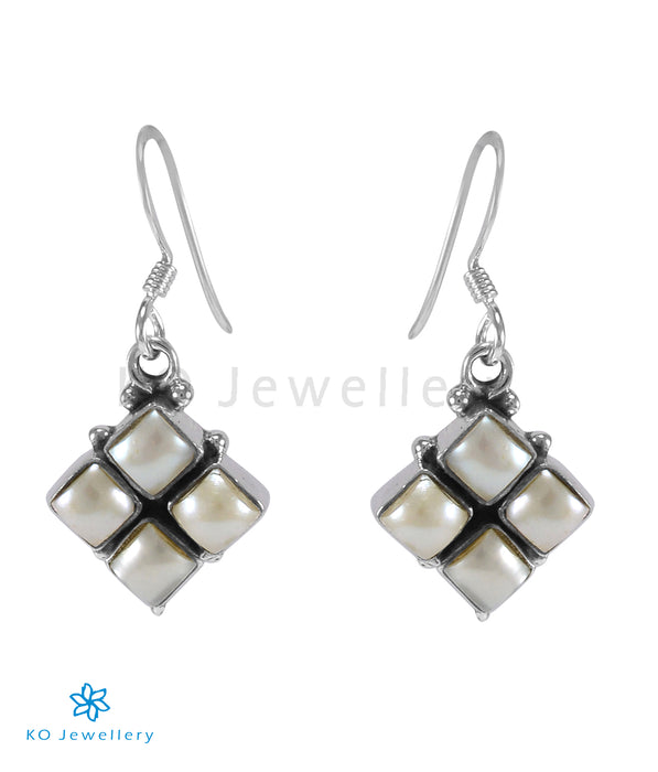 The Sahaj Silver Gemstone Earrings (Pearl)