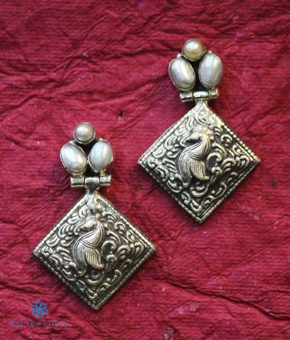 The Ahidvis Silver Peacock Gemstone Earrings (Pearl)
