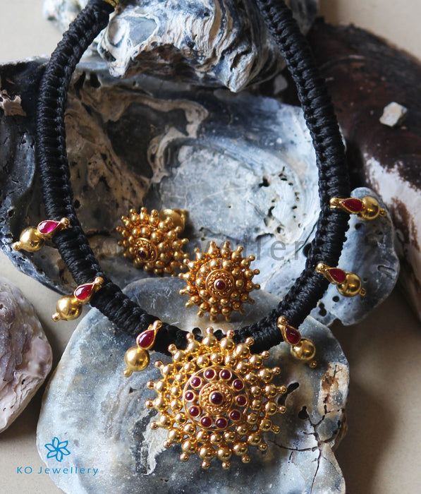 The Chakratiya Silver Thread Necklace (Black)
