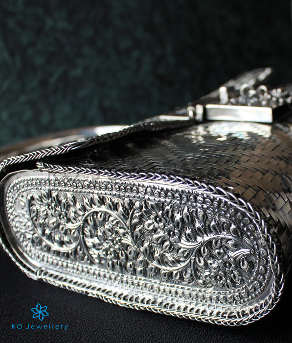 Hand Pouch Party Silver Antique Purse at Rs 150/gram in Jaipur | ID:  27375653648
