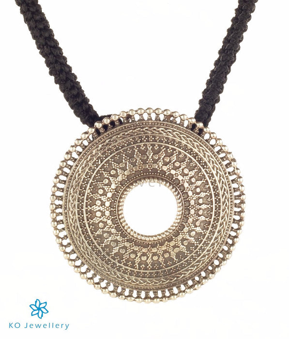 The Kaya Silver Thread Necklace
