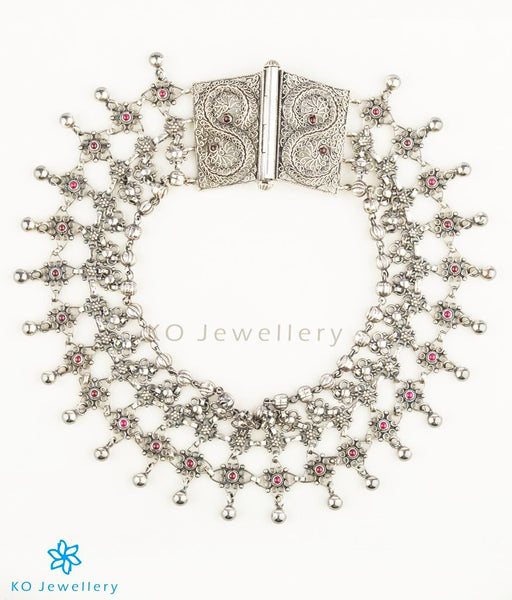 Gorgeous silver anklets designs for bride at Rs 25,500