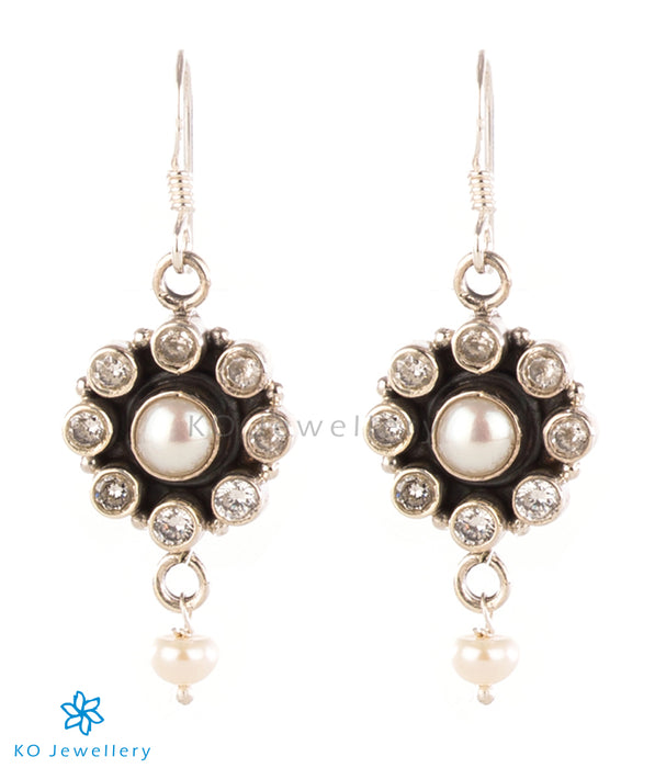 The Pujita Silver Gemstone Earrings (White/Pearl)