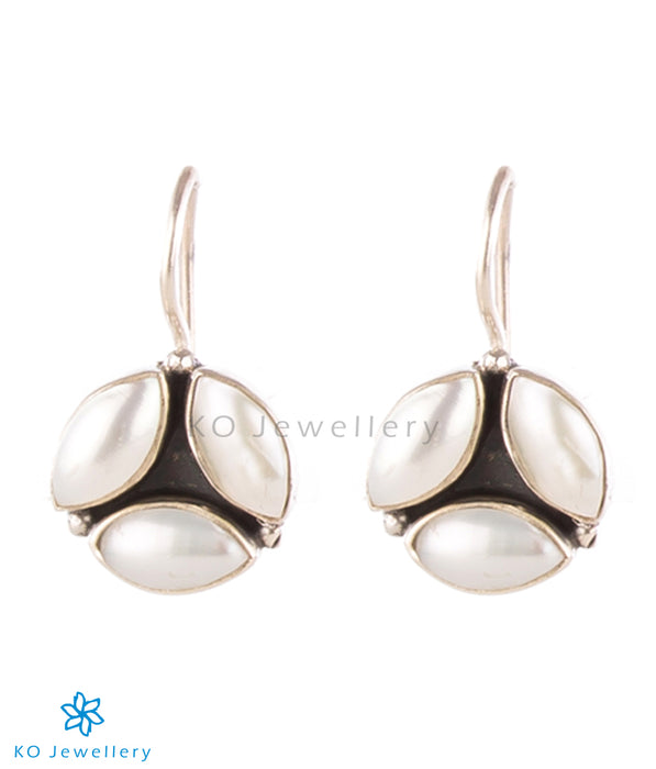 Lightweight natural pearl and silver earrings for officewear
