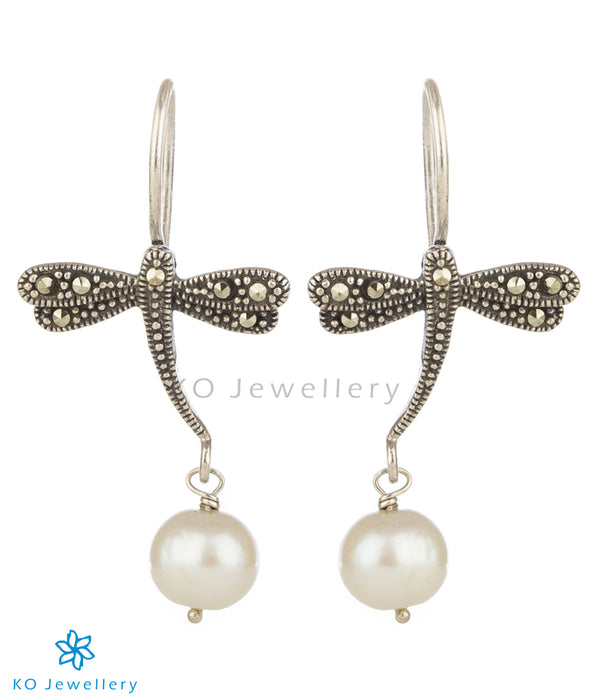 The Dragonfly Mercasite Silver Earrings (Pearl)