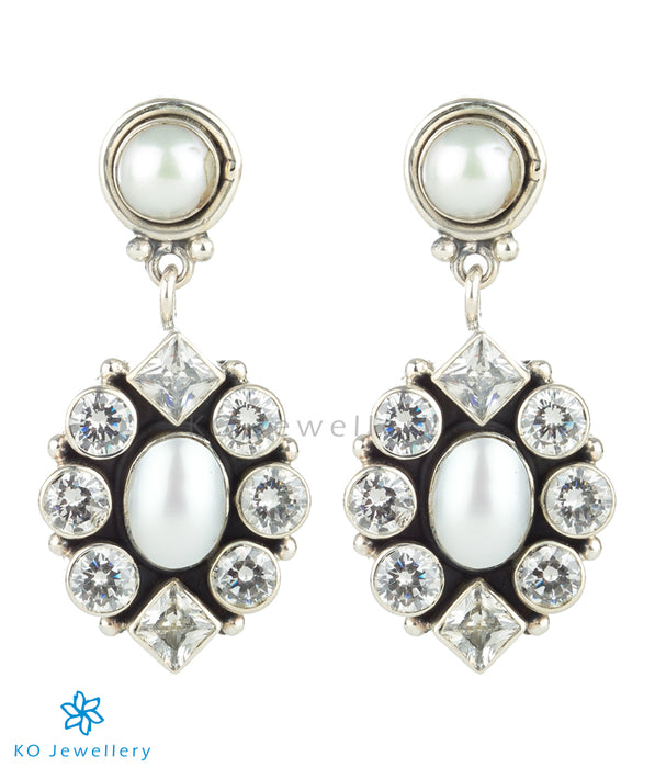The Prawal Silver Gemstone Earrings (Pearl)