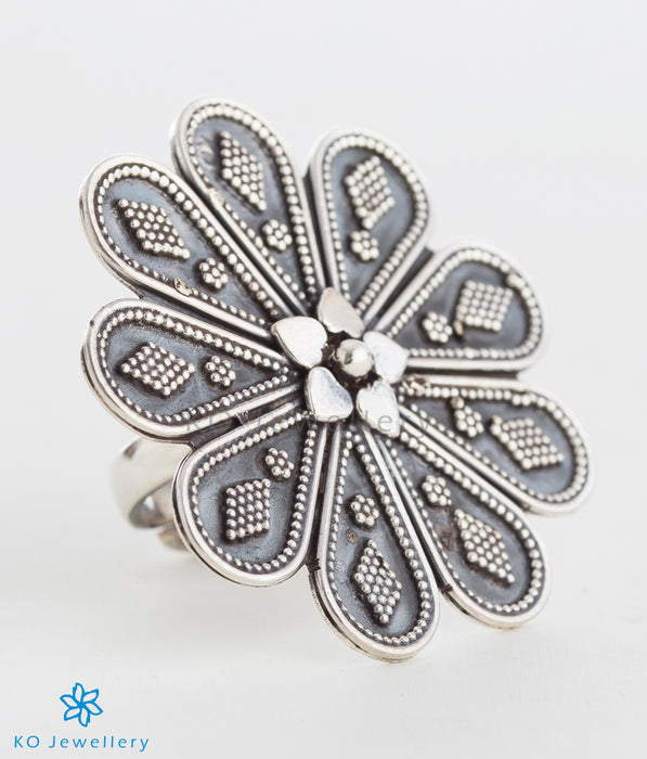 The Abha Silver Finger Ring