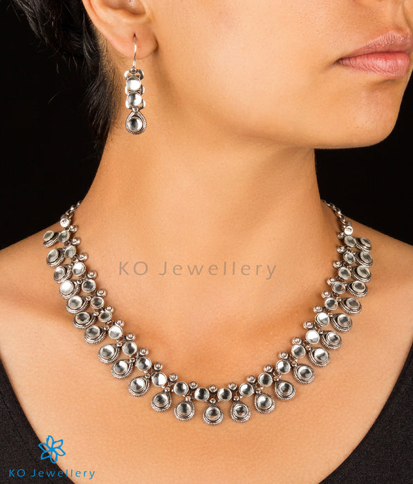 The Nysa Silver Kundan Necklace