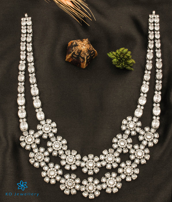 The Yashasvin Silver Necklace