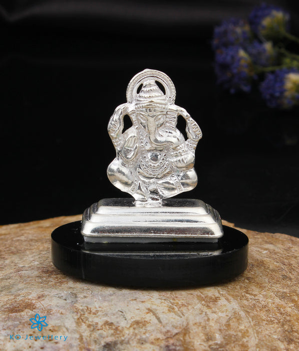 Amazon.com: INTERNATIONAL GIFT Silver Plated Musical Ganesha God Idol  Oxidized Silver Finish with Beautiful Red Velvet Box (12 cm, Silver) : Home  & Kitchen