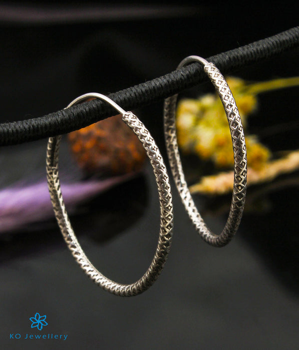 The Jiya Silver Hoop Earrings