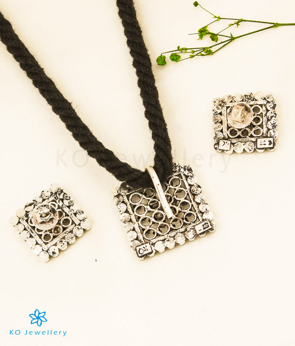 The Vilasa Silver Thread Necklace Set