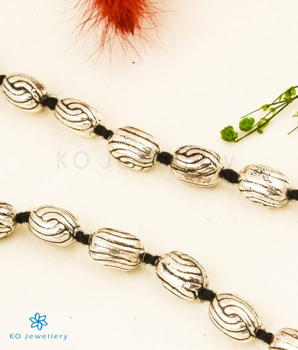 The Ditya Silver Thread Necklace (Black/Long)