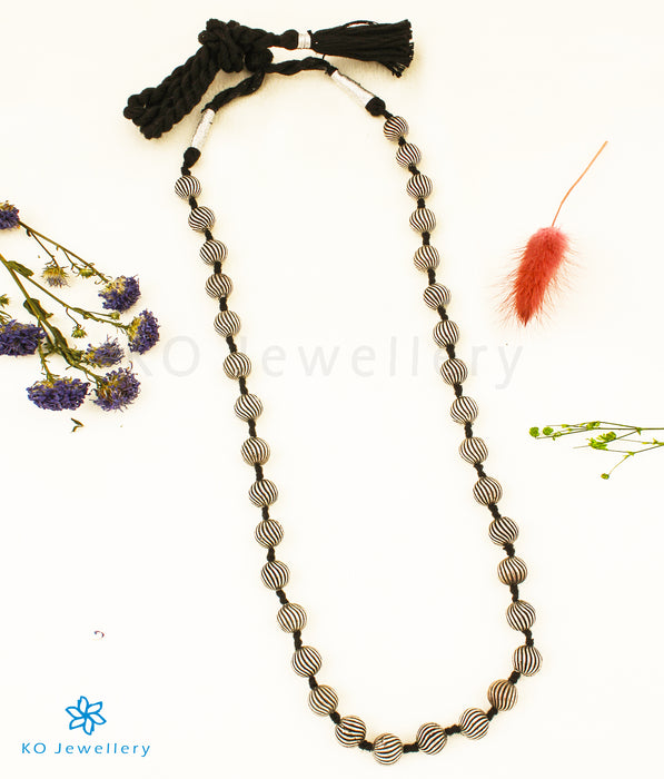 The Trisha Silver Thread Necklace (Black/Long)