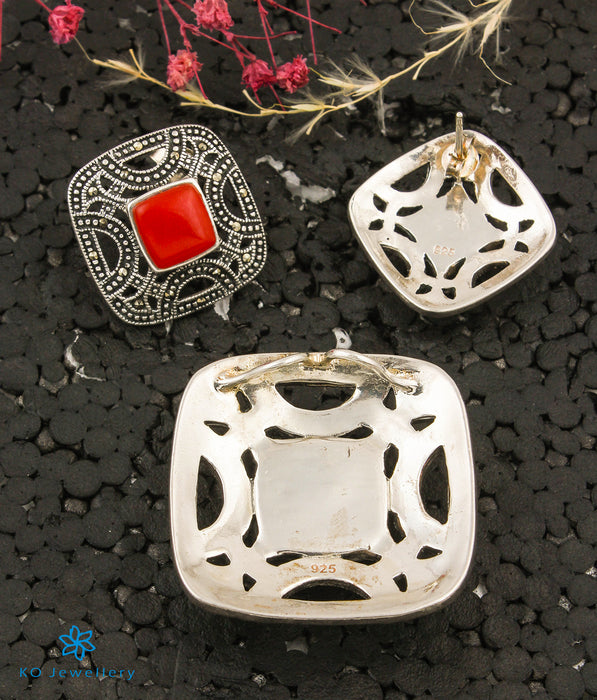 The Iha Silver Marcasite Pendant Set