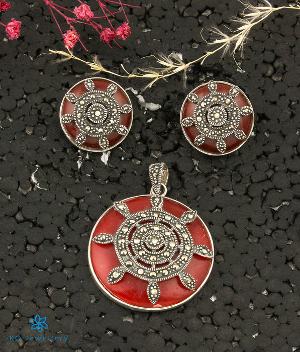 The Viha Silver Marcasite Pendant Set