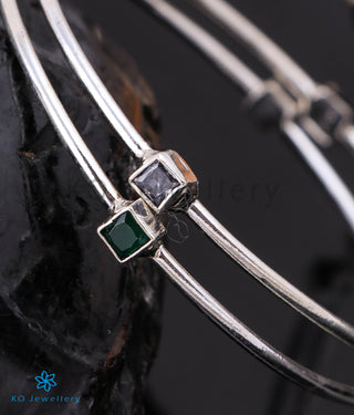The Amitav Silver Gemstone Bangle (Green/White/Size2.8)