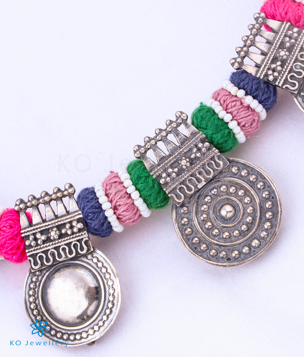 The Ahirupu Silver Thread Necklace Set