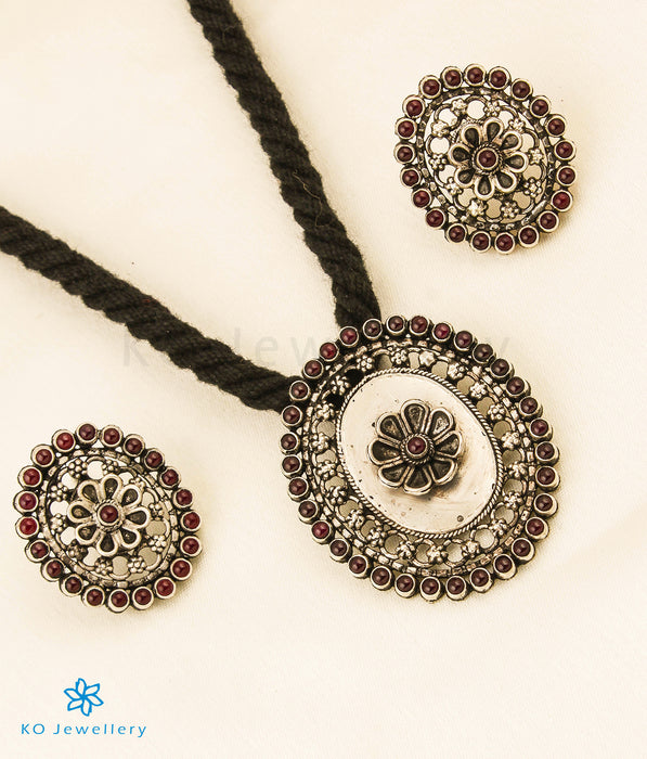 The Ihita Silver Thread Necklace