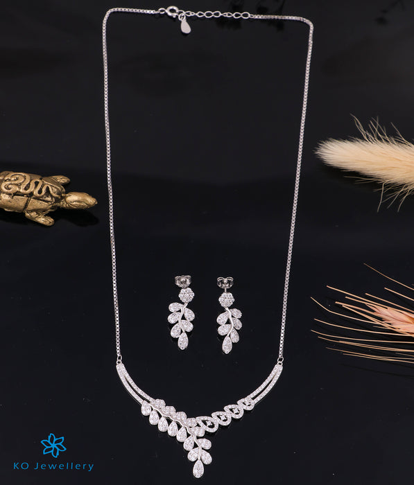 Buy trendy pure silver jewellery online.
