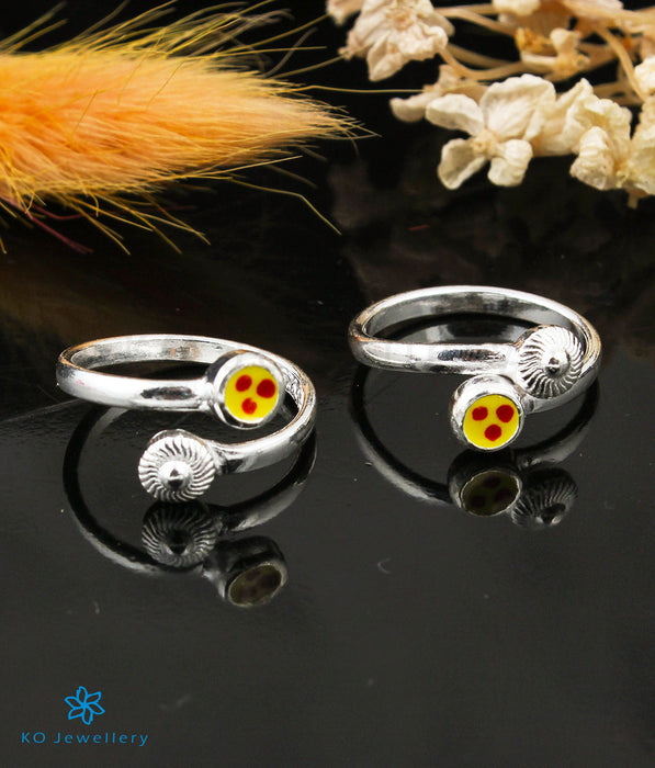 The Tvam Silver Toe-Rings