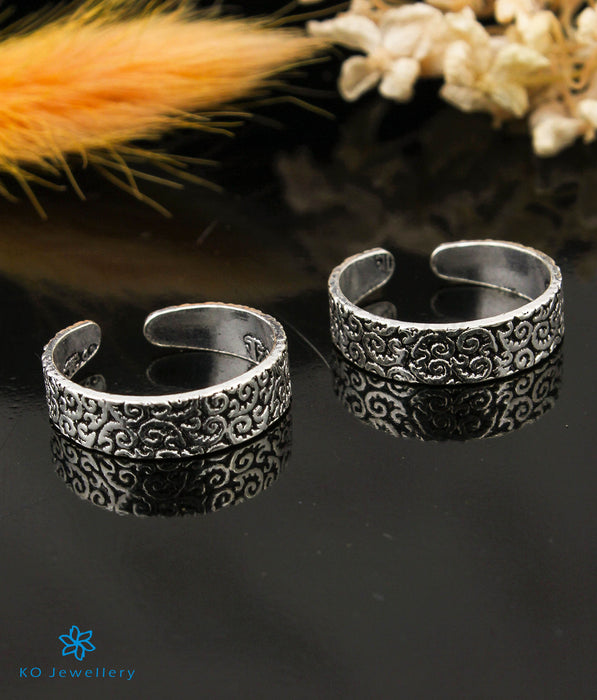 The Dvaya Silver Toe-Rings