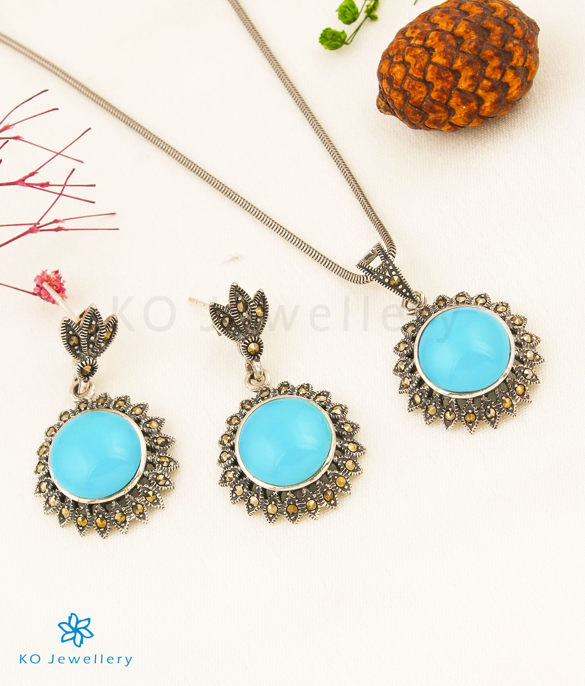 Buy Fida Wedding Silver-Toned &Turquoise Blue Floral Designed Oxidised Jewellery  Set Online