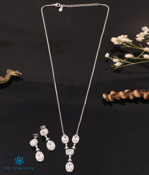 The Elsa Silver Necklace Set
