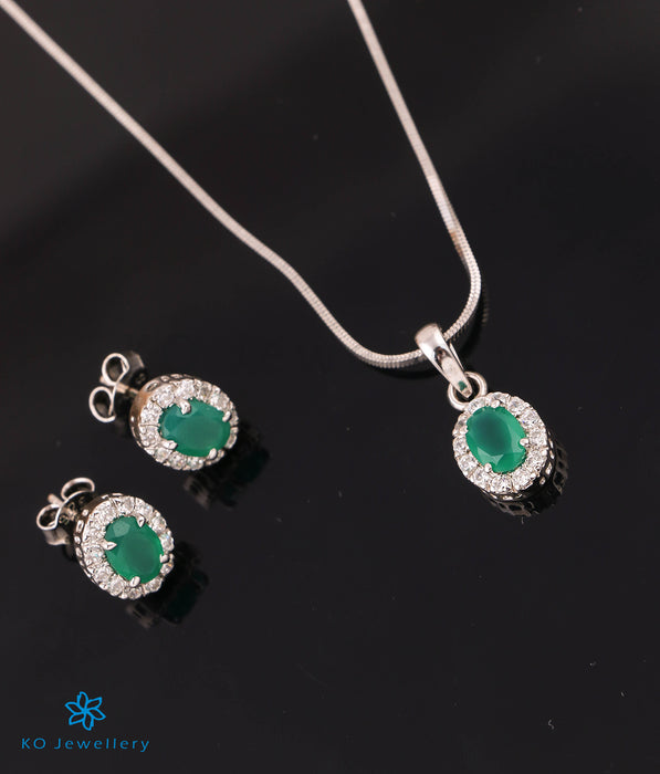 The Brilliant Emerald Silver Pendant Set