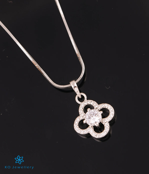 The Clover Solitaire Silver Pendant