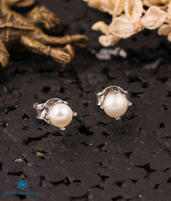 The Dreamy Pearl Silver Earstuds (Small)