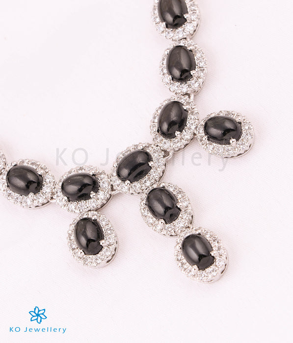 The Trigon Silver Necklace Set