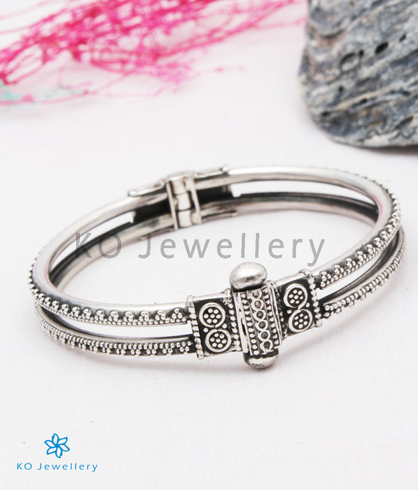 The Darsh Antique Silver Bracelet(2 layers)