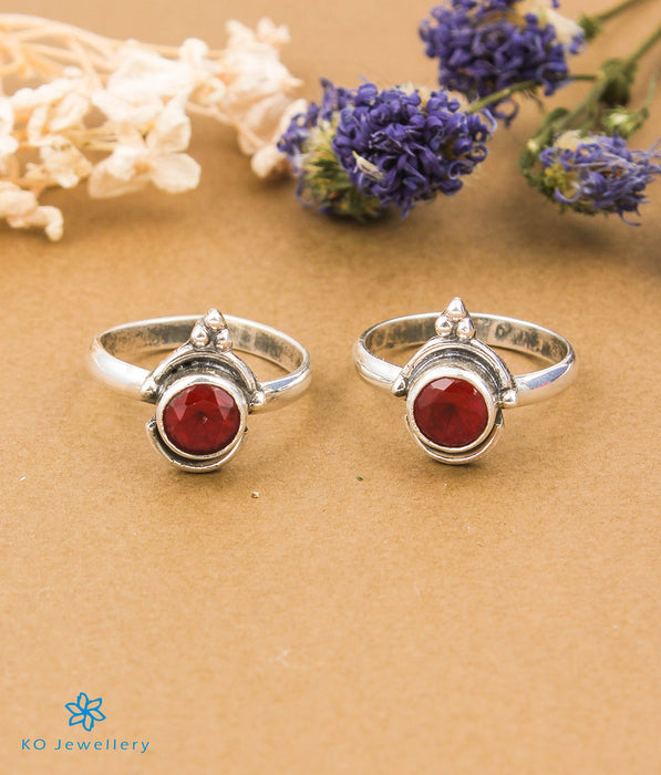 The Sakshi Silver Toe-Rings (Red)