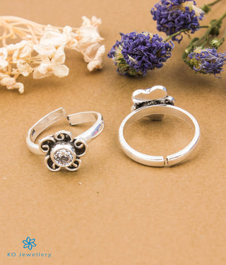 The Manasa Silver Toe-Rings (White)