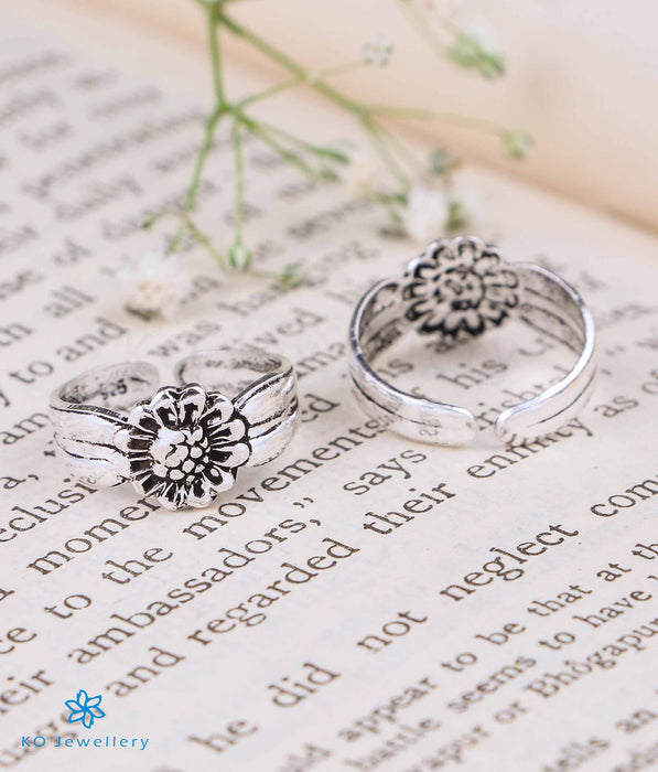 The Sunflower Pure Silver Toe-Rings