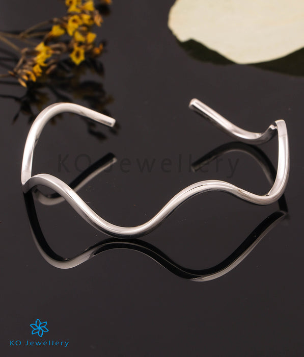 The Wavy Silver Openable Bracelet