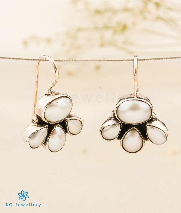The Urmika Silver Gemstone Earrings (Pearl)