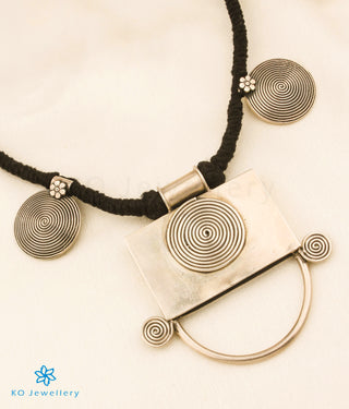 The Arya Silver Thread Necklace