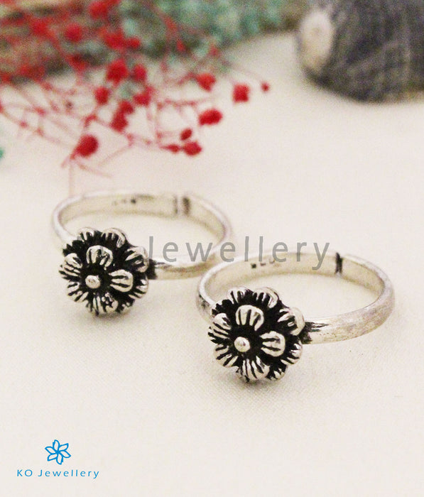 The Paritosh Silver Floral Toe-Rings