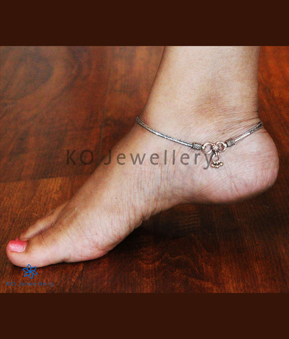 The Diya Silver Anklets
