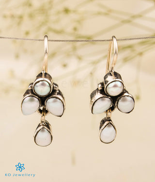The Nazm Silver Gemstone Earrings (Pearl)