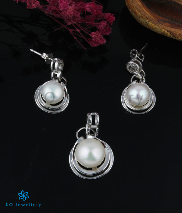 The Pearly Silver Pendant Set