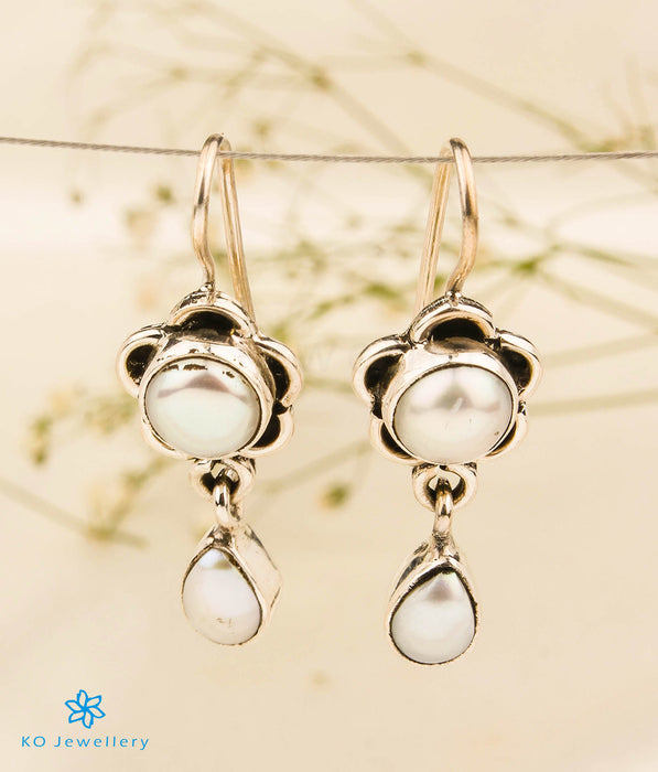 The Vama Silver Gemstone Earrings (Pearl)