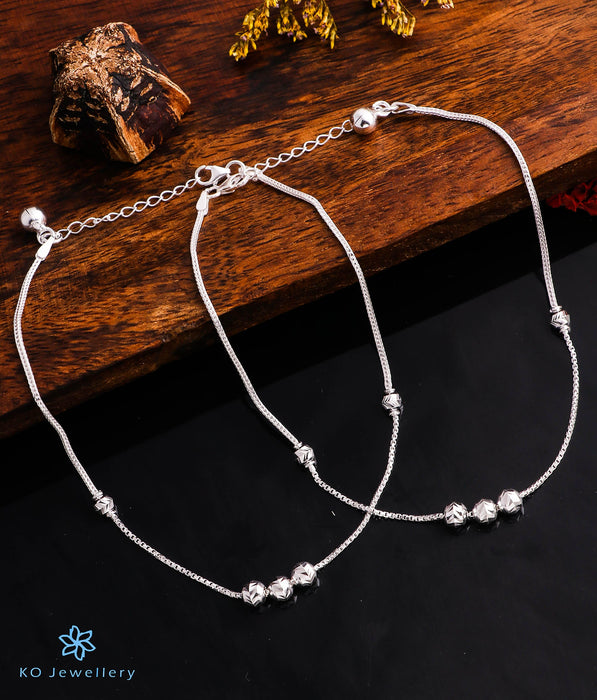The Sleek Beads Silver Anklets