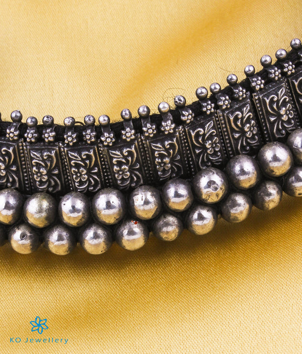 The Vaishali Silver Maharastrian Thushi Necklace