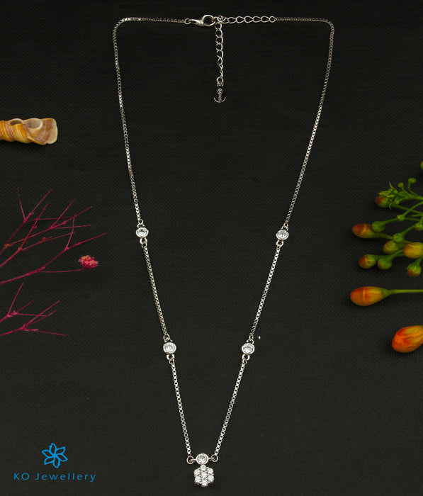The Bloom Silver Necklace