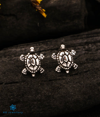 The Itsy Turtle Silver Earstuds