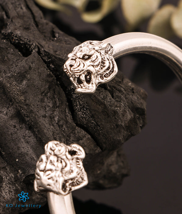 Atlas®:X Closed Wide Hinged Bangle in White Gold with Diamonds